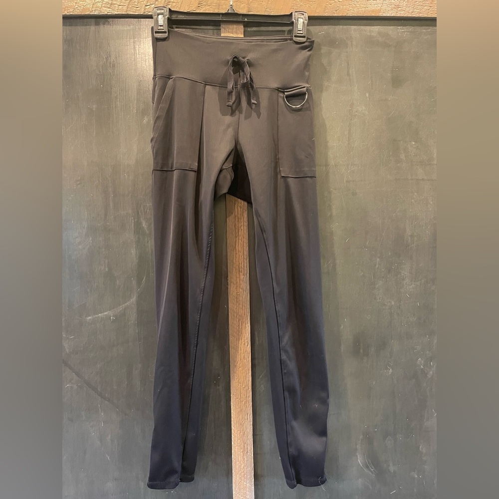 FLX pocket leggings with zipper ankles